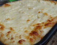 Gratinado de frango ao creme de milho e purê de batata