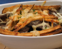 Carne com batata e queijo