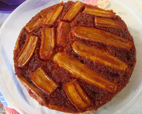 Bolo invertido de banana