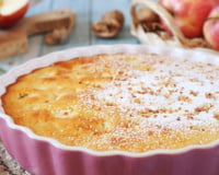 Bolo de maçã: uma receita fofa e úmida, sem farinha nem açúcar, com apenas 5 ingredientes