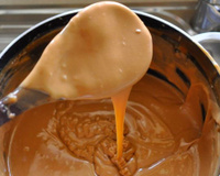 Por que usar pires dentro da panela no preparo de doces?