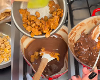 Preguiça de fazer o crunch cake? Então essa receita é para você: brigadeiro de Nutella crocante