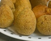Coxinha com massa de farinha e batata