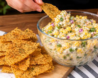 Crostini de tapioca com molho de milho mexicano: uma combinação irresistível para servir como aperitivo ou entrada!