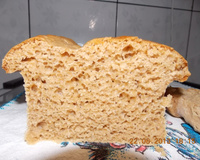 Pão fofinho de farinha integral de liquidificador