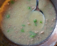 Sopa de batata de caneca