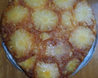 Bolo de abacaxi caramelizado