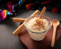 Essa receita de arroz doce à moda antiga tem gostinho de Festa Junina da escola; veja como é fácil fazer!