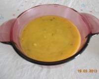 Sopa de milho com frango desfiado