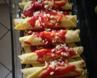 Panqueca com recheio de carne moída e mussarela