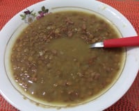 Sopa de lentilha com linguiça