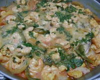 Moqueca de peixe ao molho de camarão