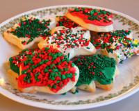 Minha colega de trabalho me ensinou essa receita de biscoito de Natal que fica uma delícia: quase comi tudo no mesmo dia