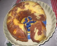 Bolo mesclado de baunilha e chocolate