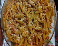 Macarrão com queijo e presunto ao forno