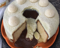 Bolo vulcão de leite em pó com creme de avelã