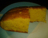 Bolo de cenoura com cobertura de caramelo