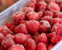 Muitos cometem esse erro que faz a fruta descongelada virar uma papa, mas TudoGostoso ensina os truques para isso nunca mais acontecer!