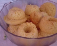 Bolo de mandioca com creme de leite