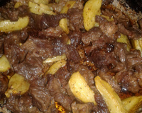 Tirinhas de contrafilé com batatas super práticas