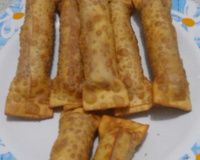 Enroladinho de salsicha com massa de pastel