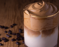É assim que você faz café cremoso em casa: tão gostoso quanto o da cafeteria e muito mais barato