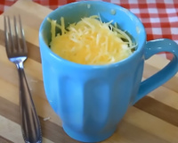 Pão de queijo de caneca pronto em 5 minutos: passo a passo simples que eu adoro porque é fácil e rápido de fazer