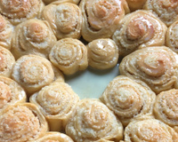 Você já comeu forrobodó? Aprenda a fazer essa rosquinha divina e fofinha com calda de coco ralado