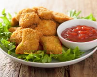 Nugget caseiro de frango: aprenda a fazer