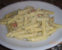 Macarrão penne ao molho de peixe