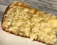 Bolo de abacaxi com coco
