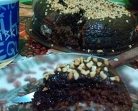Bolo de chocolate com amendoim