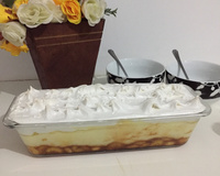 Doce de banana com creme e suspiro