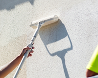 Chega de muros manchados: pintura com cal ajuda a proteger paredes de concreto e reduzir marcas de umidade
