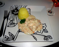 Salmão ao molho branco de camarão