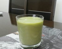 Iogurte de abacate com banana natural e fácil