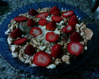 Sobremesa de morangos com suspiro