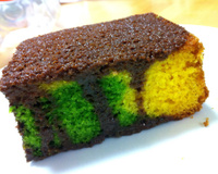 Bolo mesclado de cenoura e espinafre