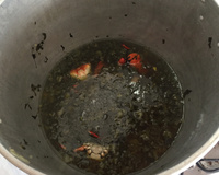 Carangueijo no alho e coentro