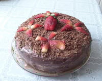 Bolo de chocolate com morango