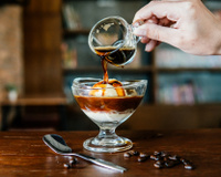 O que é affogato? Aprenda como fazer o café cremoso com sorvete