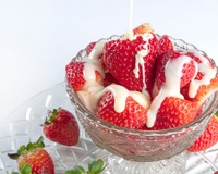 Olha essa técnica para comer doce sem disparar a glicose (e veja por que comer morango com leite condensado pode ser uma boa ideia)