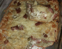 Torta de queijo, presunto e frango