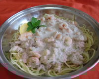 Macarrão ao molho branco com camarão