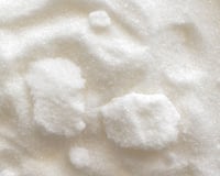 Adeus, açúcar empedrado: TudoGostoso mostra como uma simples fatia de pão de forma pode resolver o problema