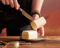 Chef confeiteira finalmente dá uma resposta clara se pode substituir a manteiga por margarina nas receitas de bolo