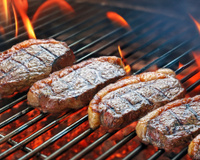 Poucas pessoas sabem, mas esse é o truque secreto dos churrasqueiros para deixar a carne mais suculenta e saborosa