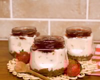 Cheesecake de morango no pote