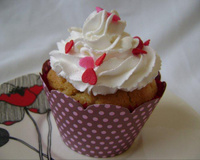 Cupcake com geleia de morango