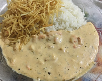 Estrogonofe de camarão ao cheddar